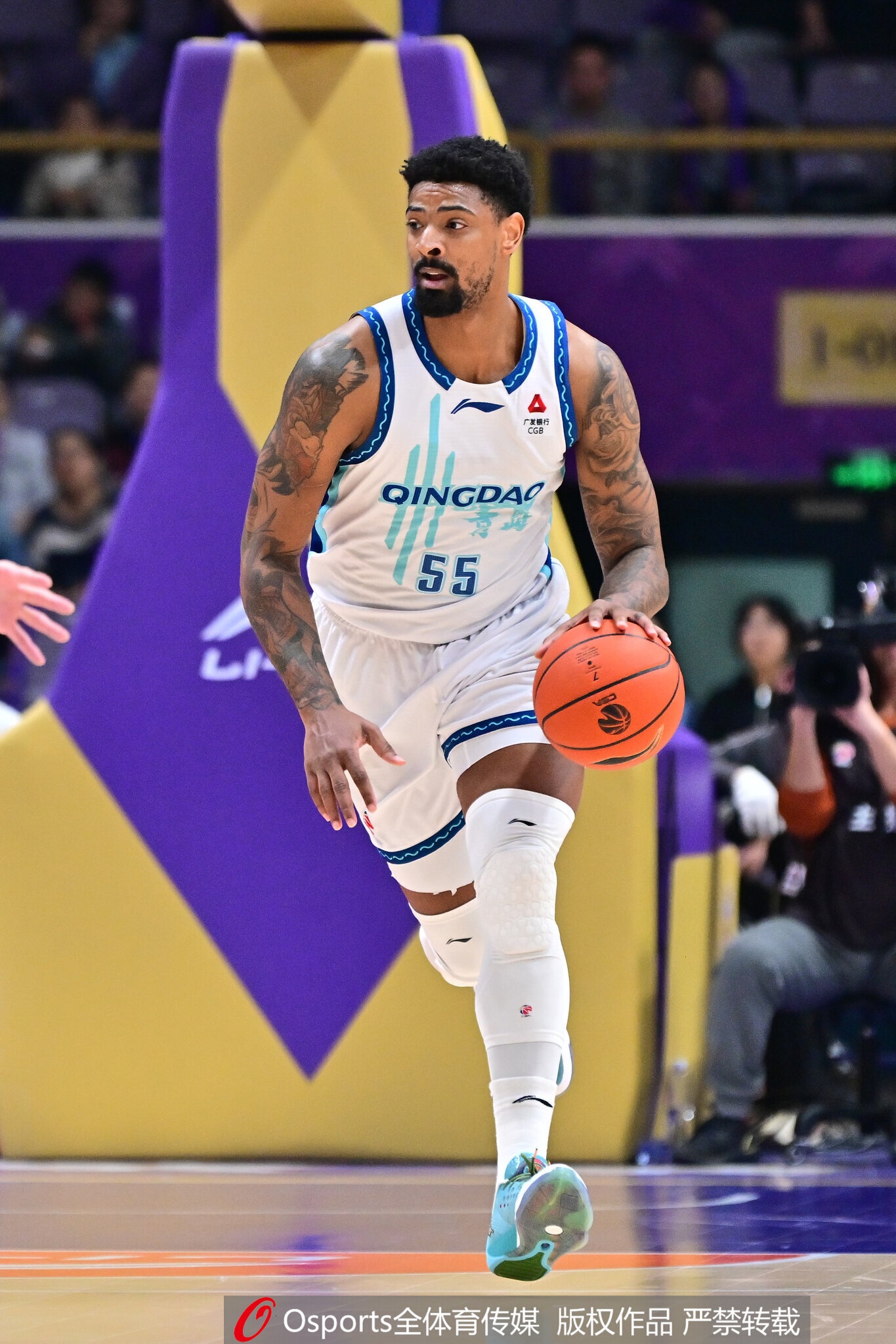 记者：青岛这两场和辽粤打了3个加时 打到最后绝大多数球员没劲了