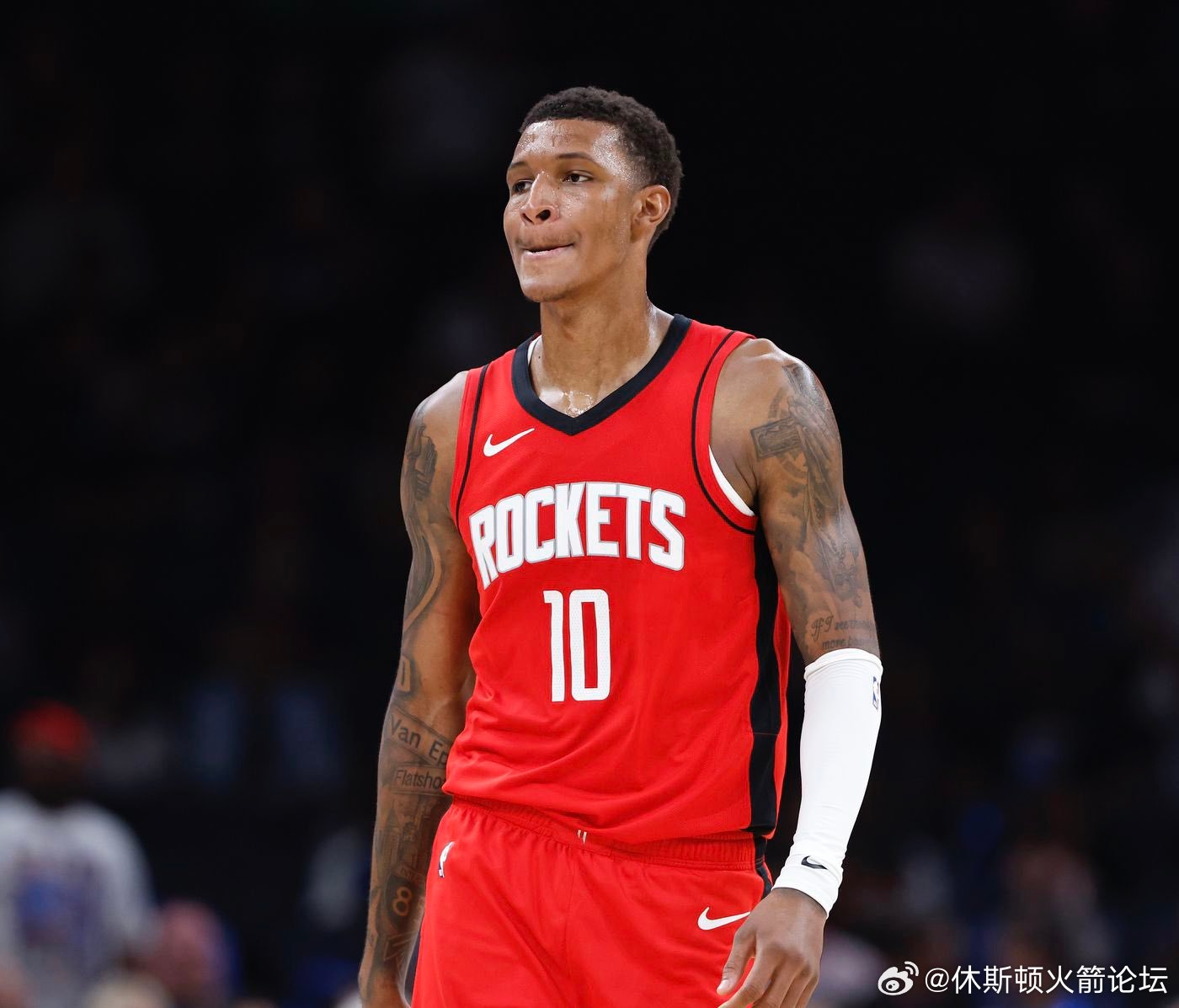 明早八点，火箭打11连胜的老鹰，能赢吗？