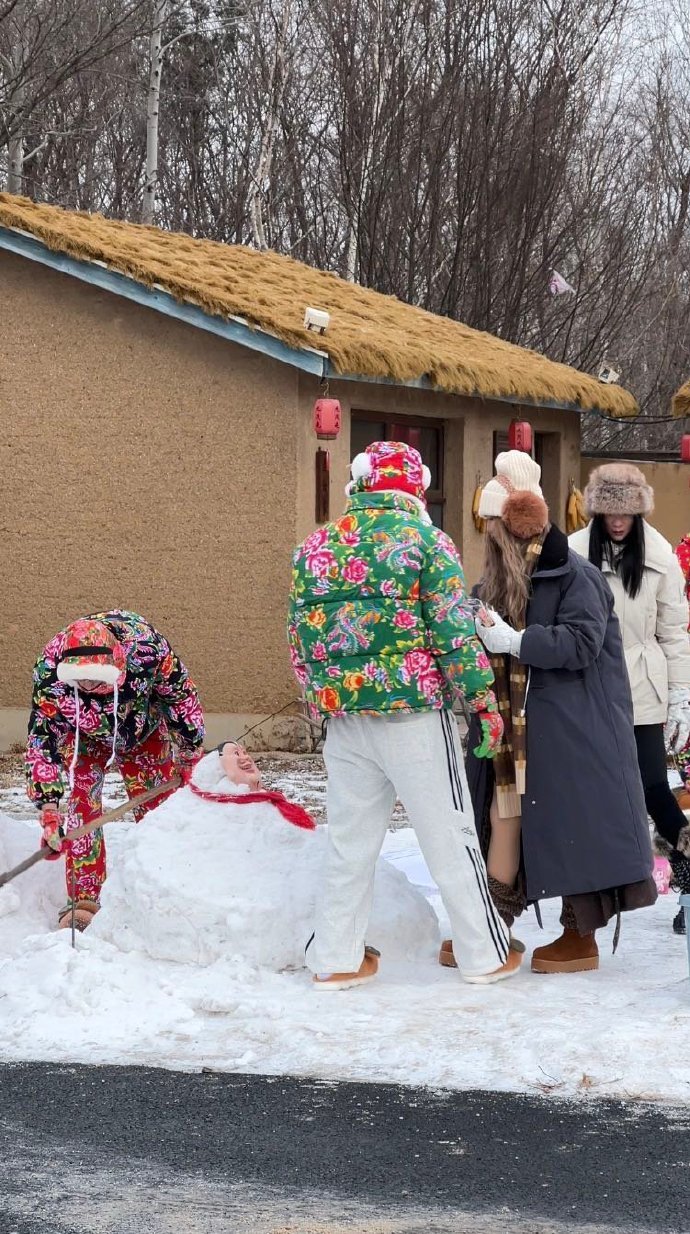 王鹤棣 黄子韬徐艺洋cp大粉 王鹤棣给黄子韬气球还贴心教他把气球送给徐艺洋并谎称