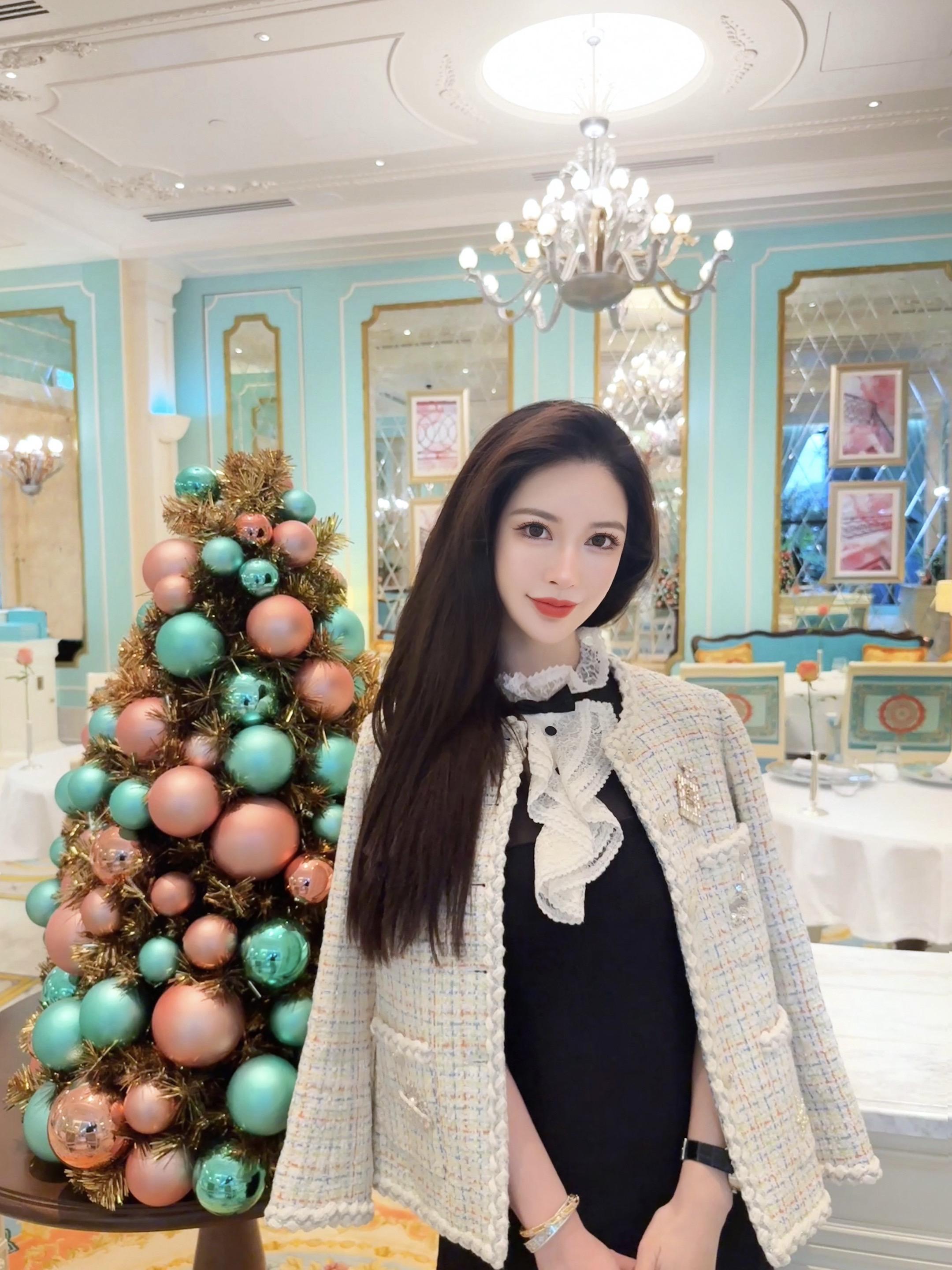 生活是自己的，尽情装扮，尽情可爱😻💕✨🎄👗    🎄