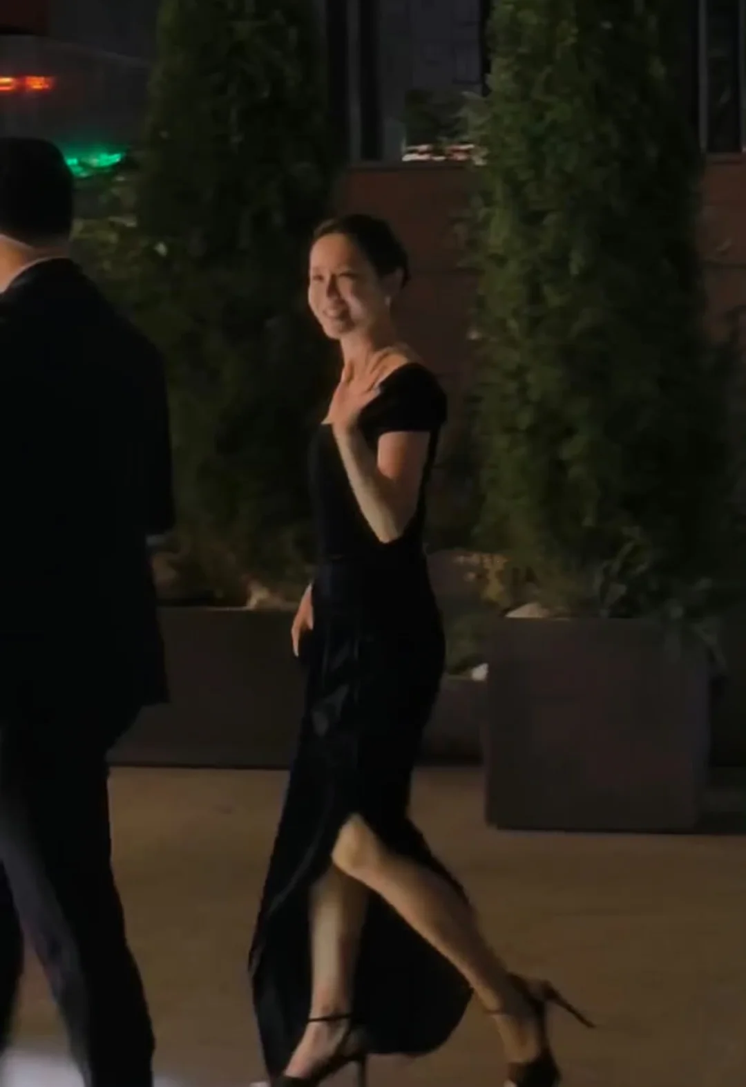 路透漂亮姐姐孙艺珍