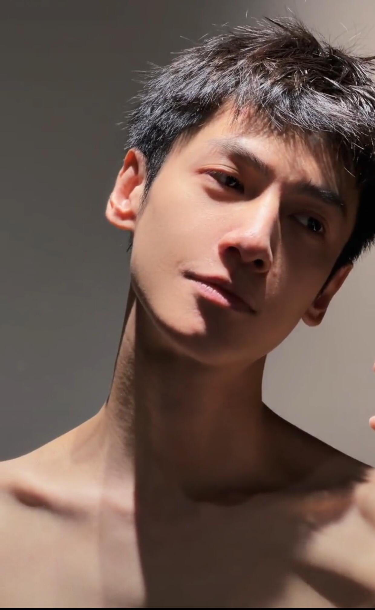 罗云熙，你在干嘛呀！！！ ​​​