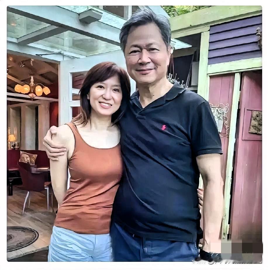 两岸舆论圈突发重磅消息！
从“台湾封杀”到“大陆抢人”！赖岳谦夫妇移居见证两岸人