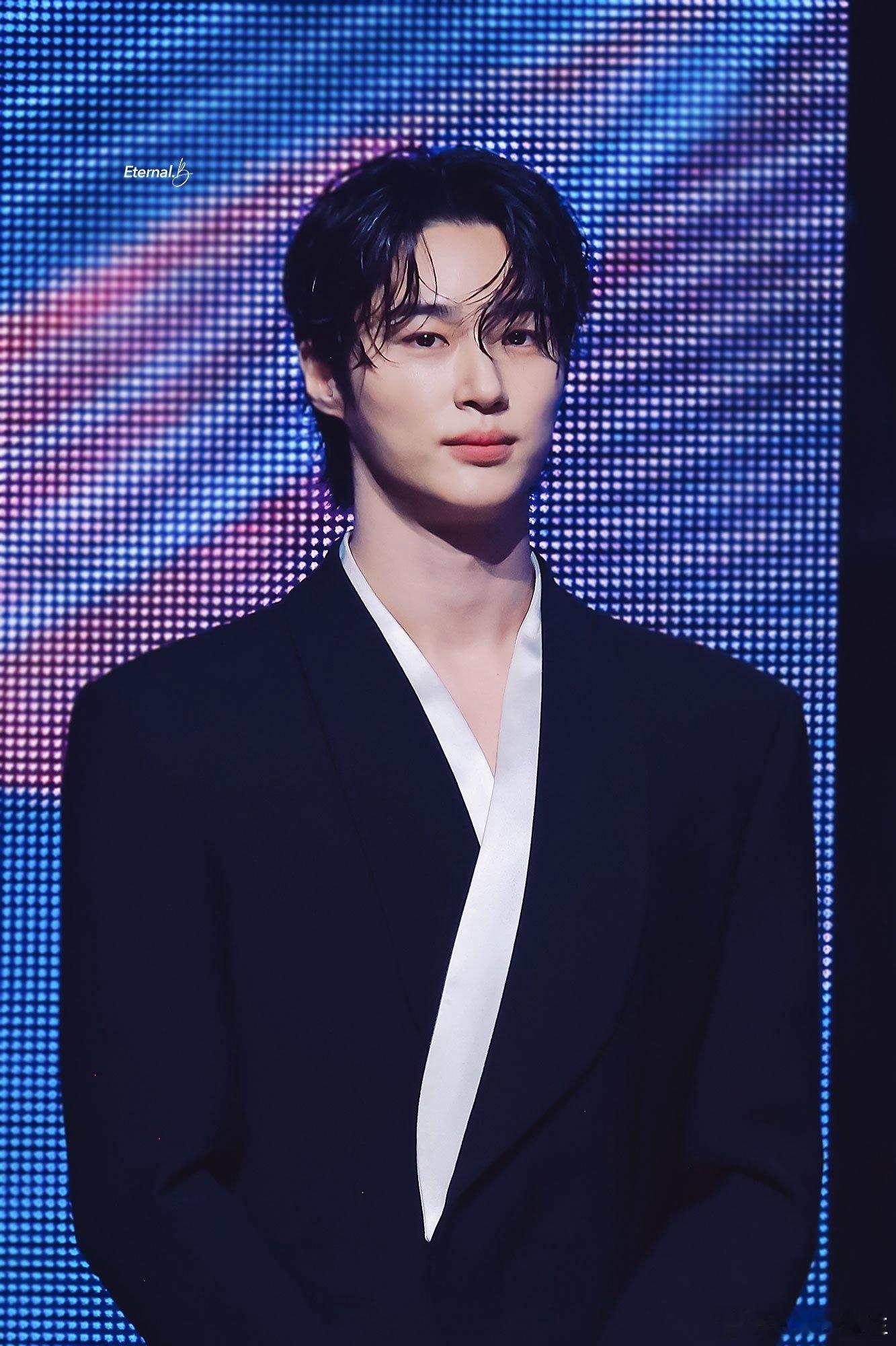 💙💙💙💙边佑锡 cr logo ​​​