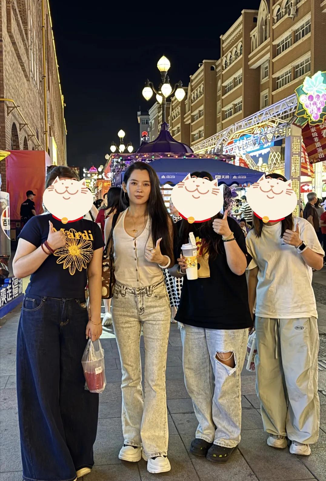 原来网红上镜和线下差距真的很大，有网友在新疆偶遇汪峰的女朋友森林北，她今年35岁