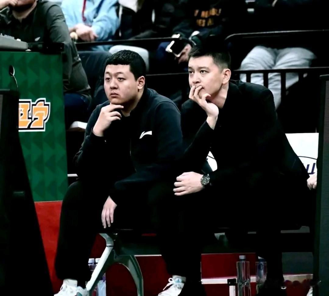 十问辽宁男篮！
1、外援考察为什么这么差，一个不如一个，新来的亨特感觉比大韩都慢