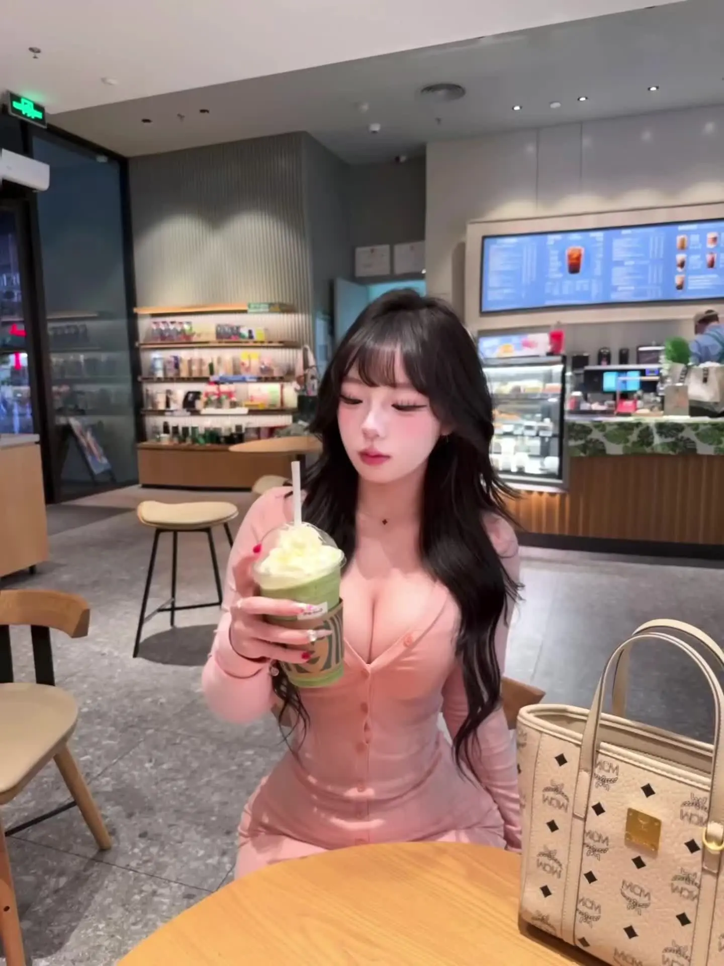 和我一起去逛街吧