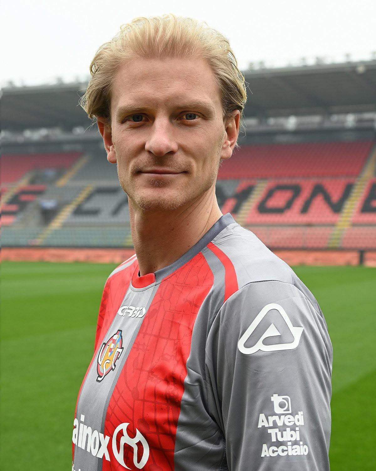 基蒙尼斯喺轉會窗關閉之前官方宣佈引入兩位新球員，包括從熱拿亞羅致29歲挪威國家隊