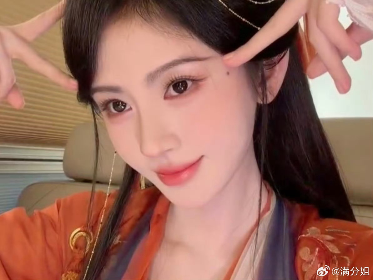 鞠婧祎好萌萌妹萌妹萌妹正面看萌，侧面看萌，背面看萌，左边看萌，右边看萌，苹果手机