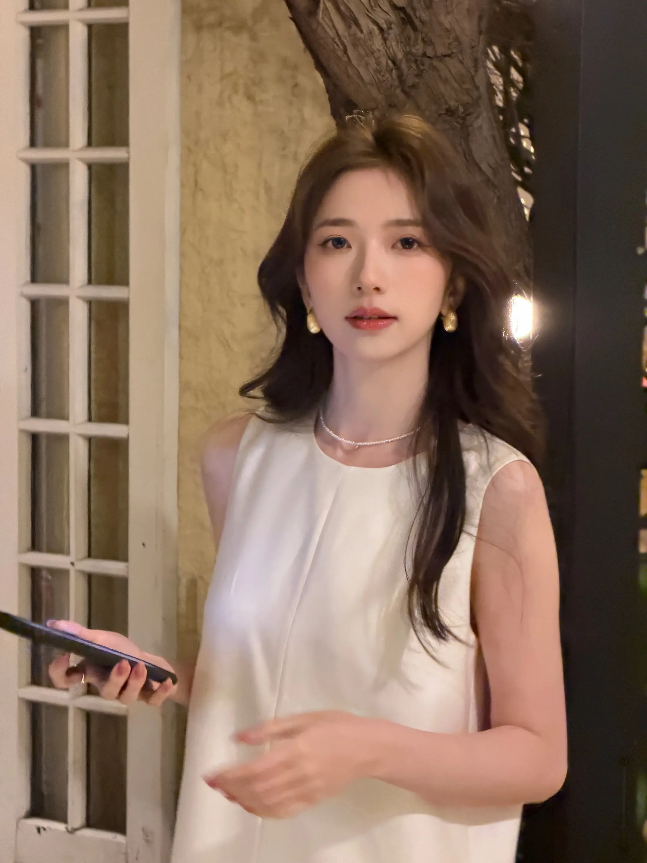 一起吃饭的漂亮姐姐