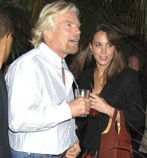 猜谜啦！
大家猜猜凯特王妃身边的这位男士是谁？绝对让你意想不到！
这组照片是20