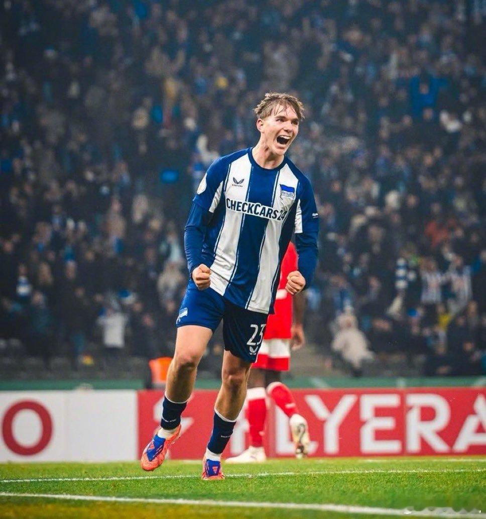 【足球经理26的潜力高达-9】德国媒体：拜仁正在关注16岁的柏林赫塔新星艾希霍恩