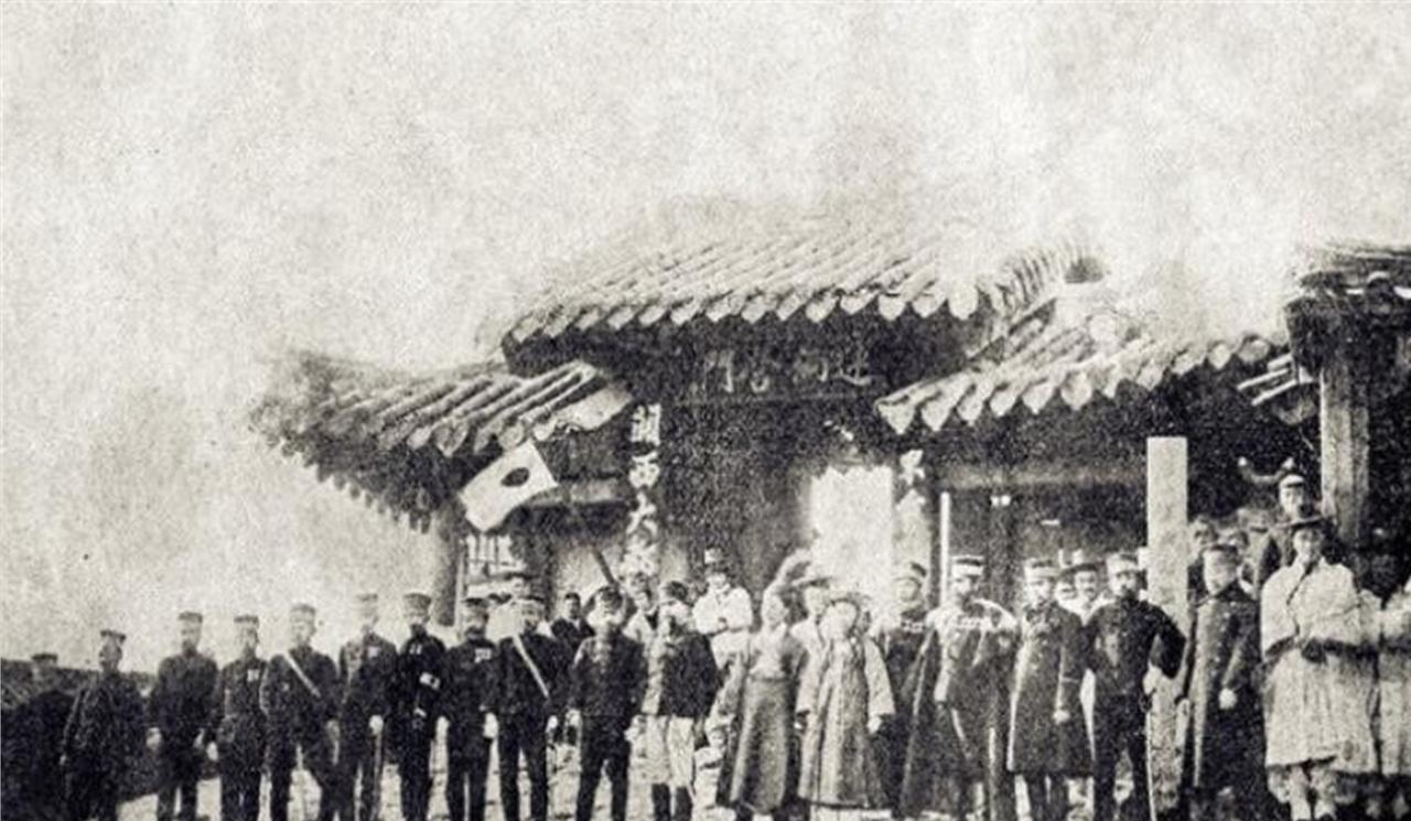 日本政客在台湾问题上踩了红线，中方反制之后，东京那边不道歉不认错，反而开始演苦情