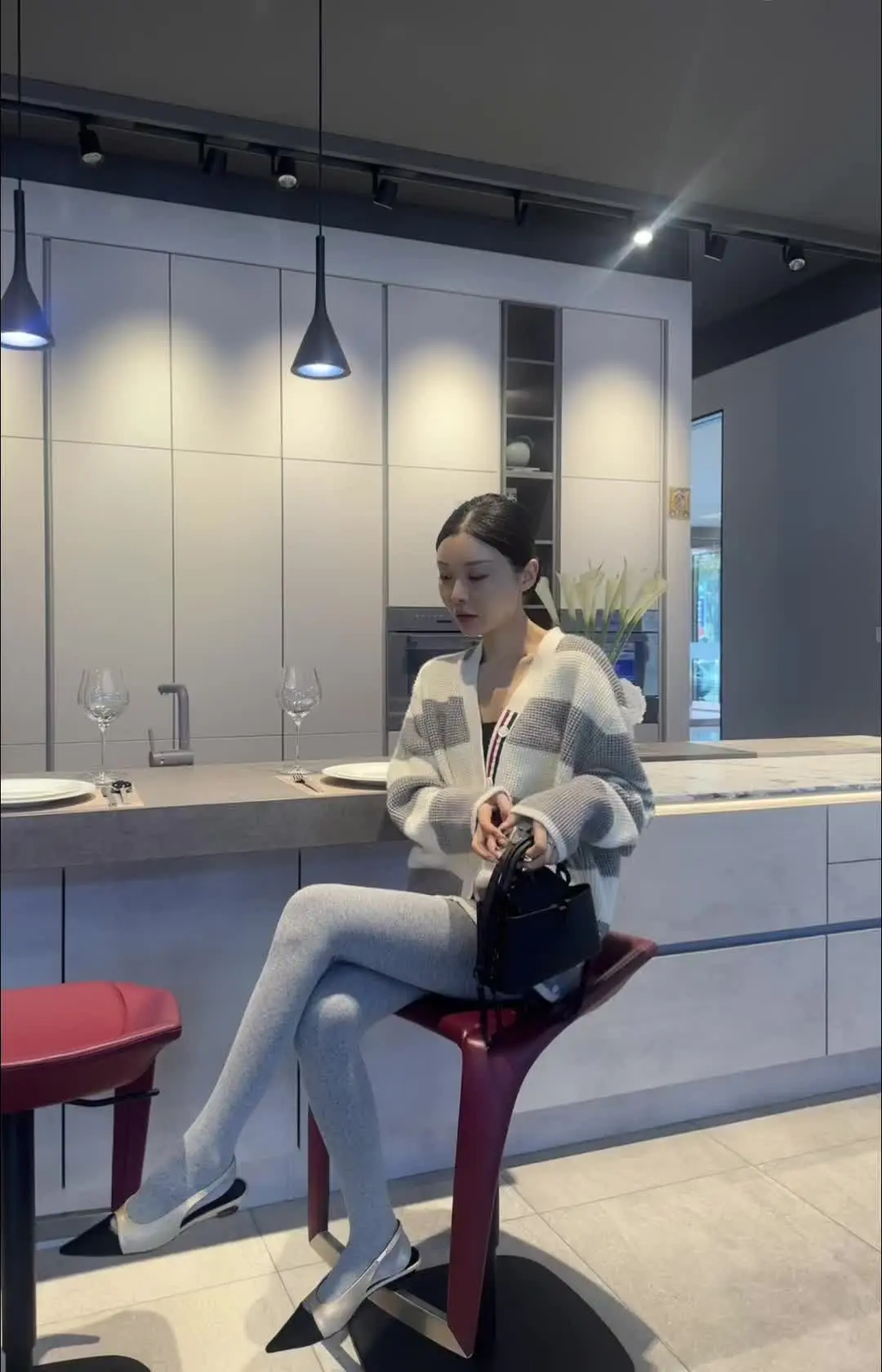出众才有朋友 有钱才有亲戚 这句话对吗