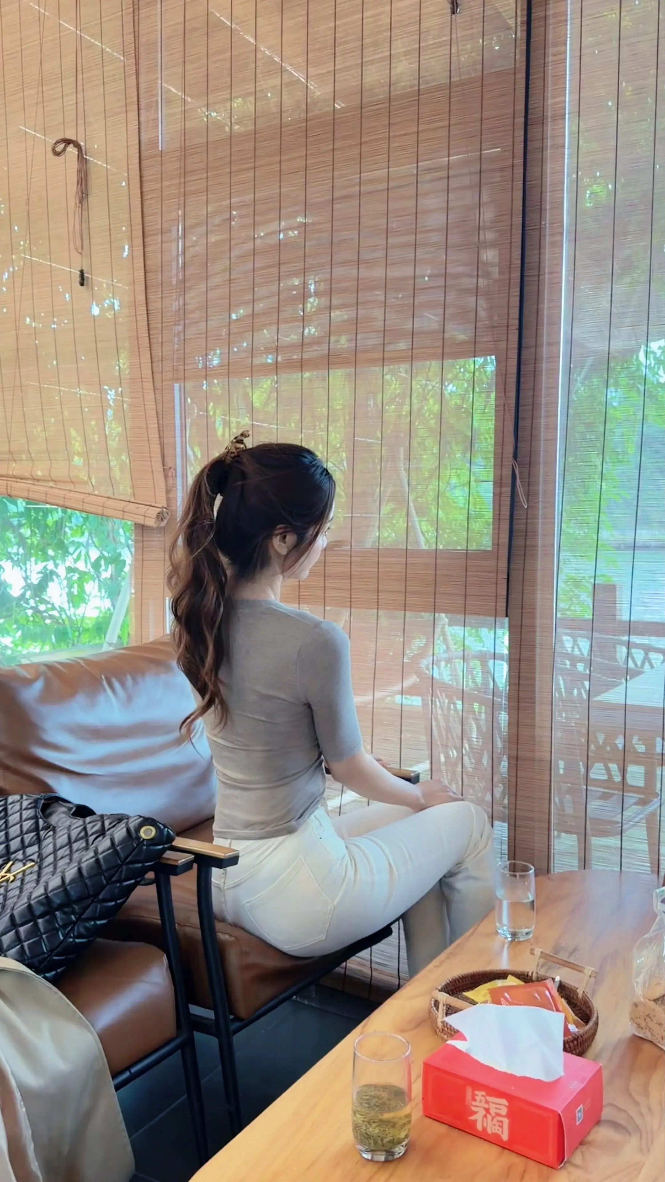 人终将被年少不可得之物困其一生