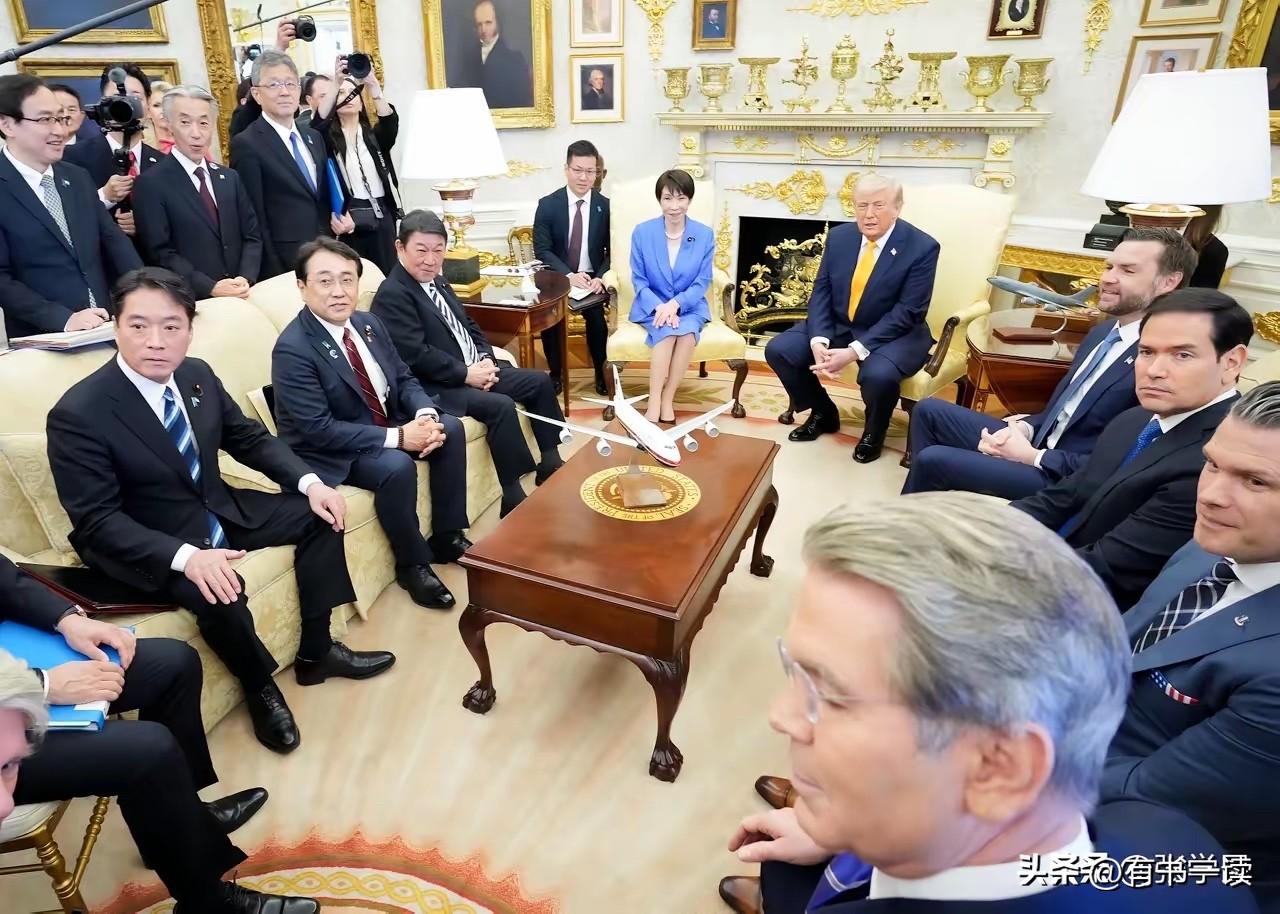 日本外相访美归来就“变脸”？
这波操作，我看不懂但大受震撼！

刚从美国回来，日