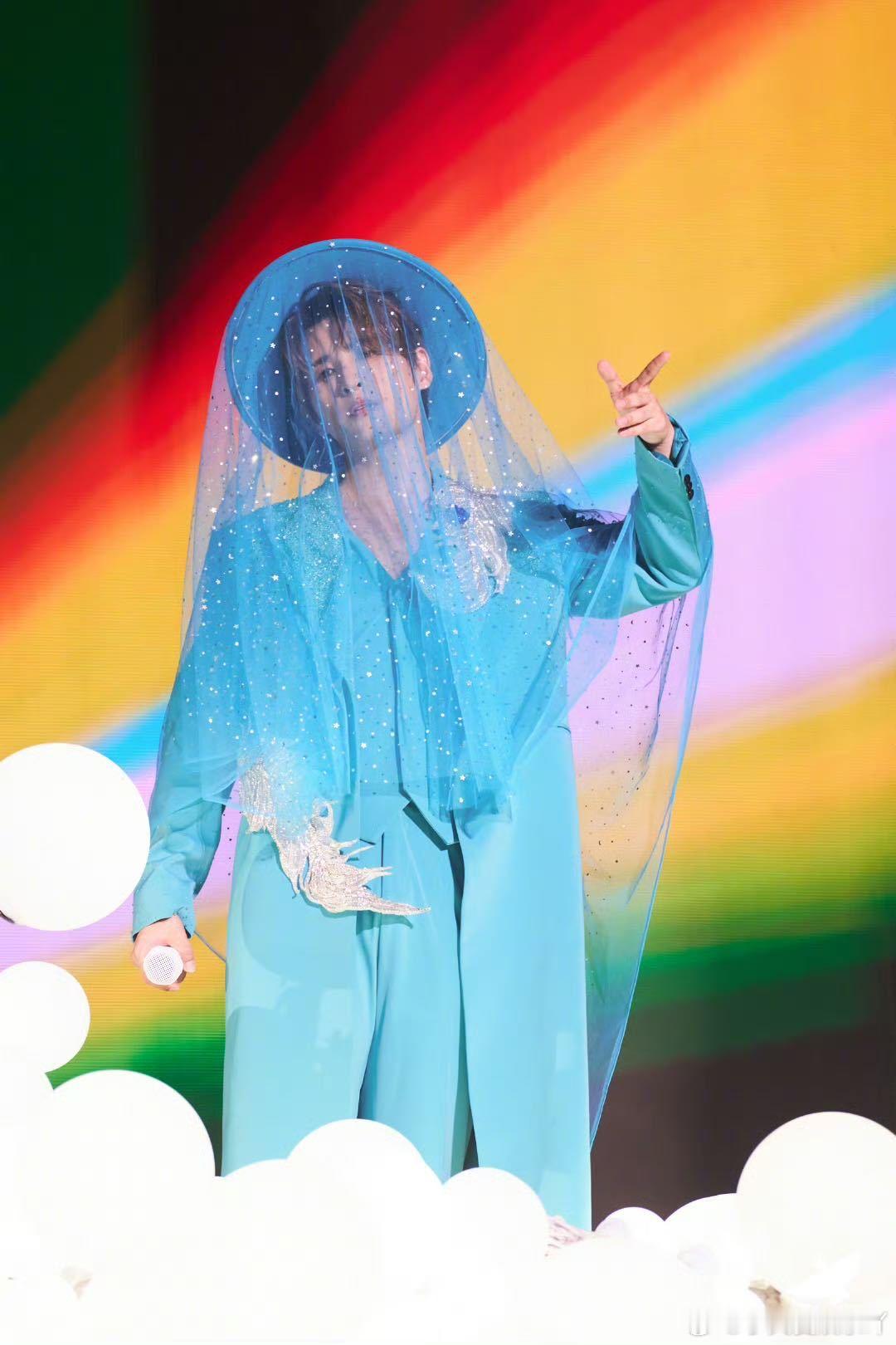 张远佛山抢票 知道张远的跨年演唱会火爆不？十分钟全场售罄，我都没时间准备好手速就