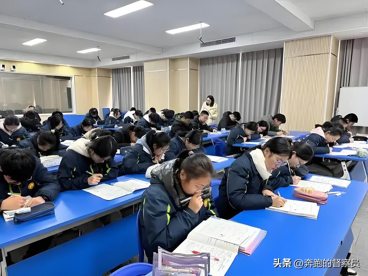 很多人觉得数学通过不断的刷题就能够提高自己的成绩，而现在的新高考改革以后其变化的