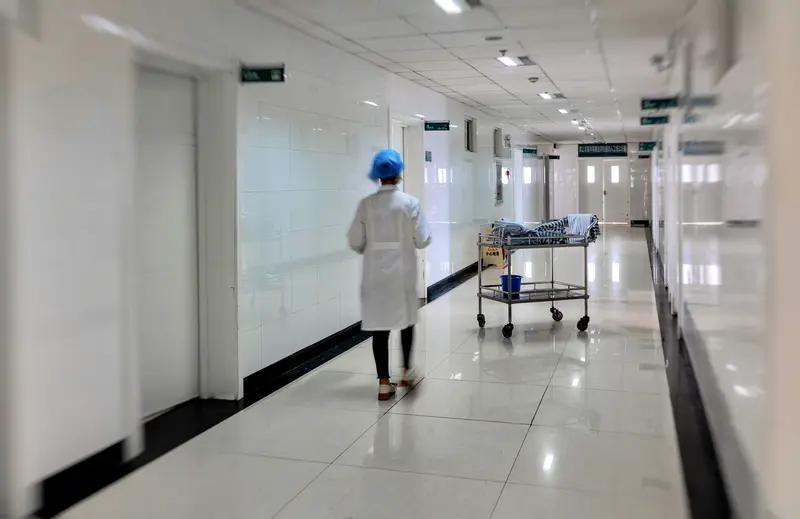 兰州兰石医院发“喜报”庆祝就诊人数创佳绩这事闹大了。“喜报”里9月门诊7577人