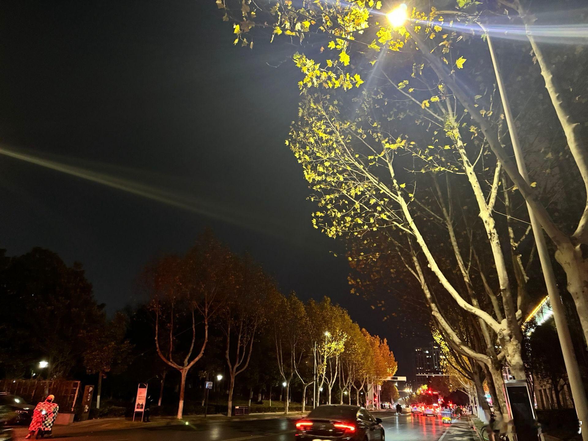 随手拍人心 终抵不过时间的易变，承诺 只有在被爱时才作数。 ​​​