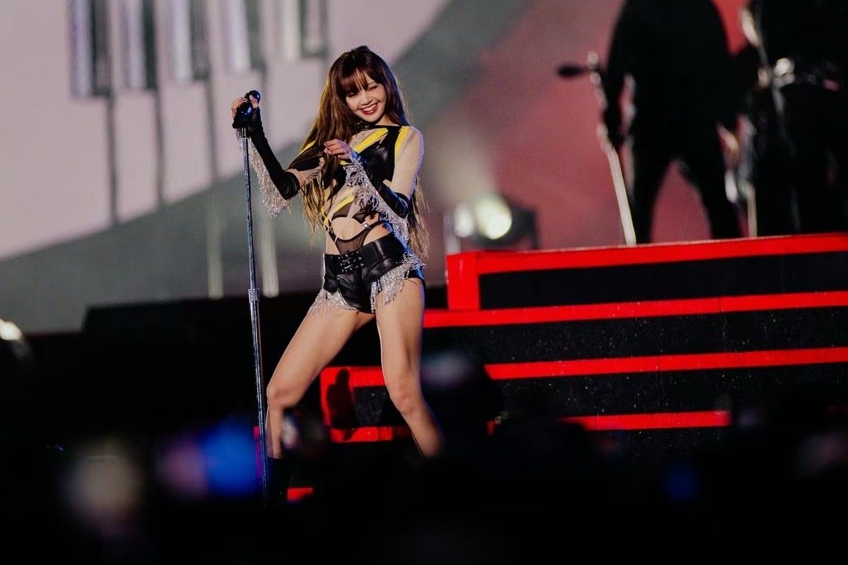 舞台上永远是最耀眼的一个✨#lisa# ​​​