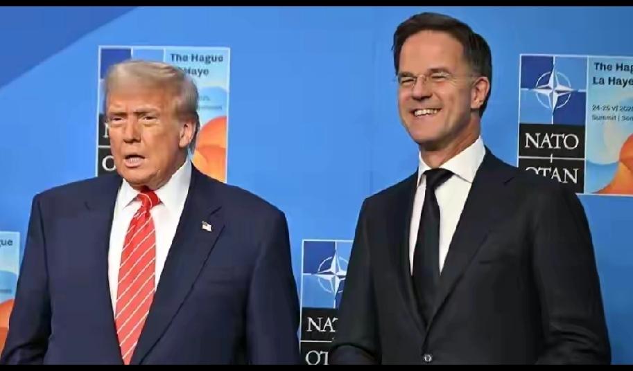 川普的一系列操作动摇了北约组织的信任机制，他对盟友的恶评加剧了北约的分裂，他能成