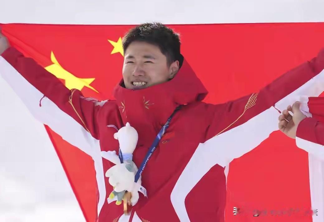 中国第4金，第2金归属王心迪，徐梦桃夫妇，意大利米兰冬奥会激战正酣，大年初四晚间