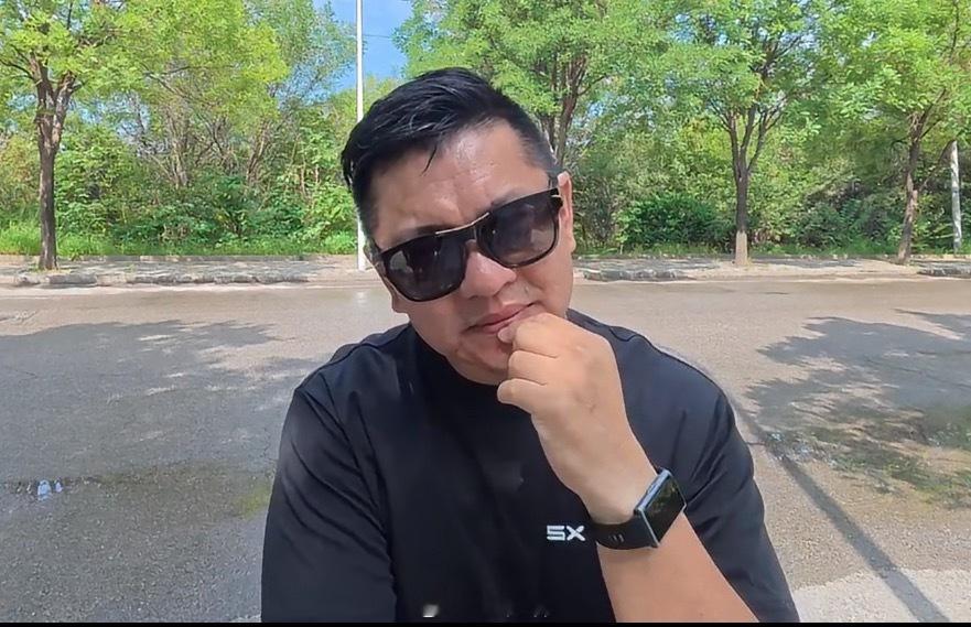 就这几个画面，网友们已经在建议开《韩路暑期培训营》了要把小孩送过去，可能会比烧烤