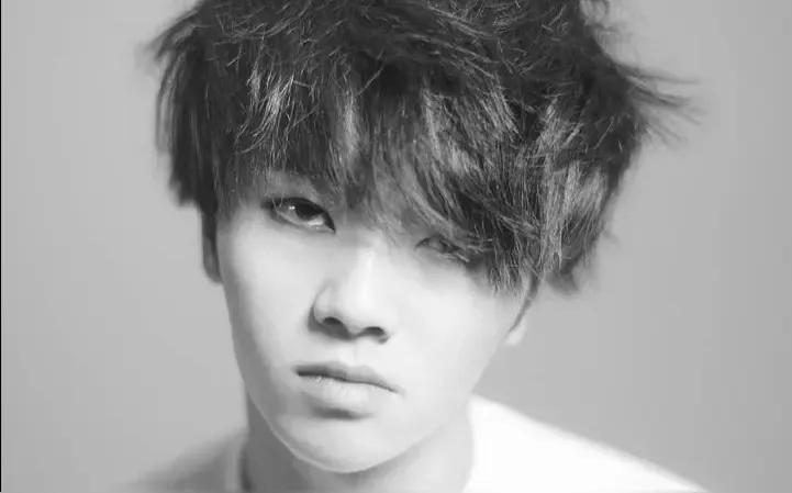 华晨宇“晨宇炒饭”惊喜开摊，味蕾狂欢来袭！
家人们谁懂啊！华晨宇竟跨界玩起“烟火