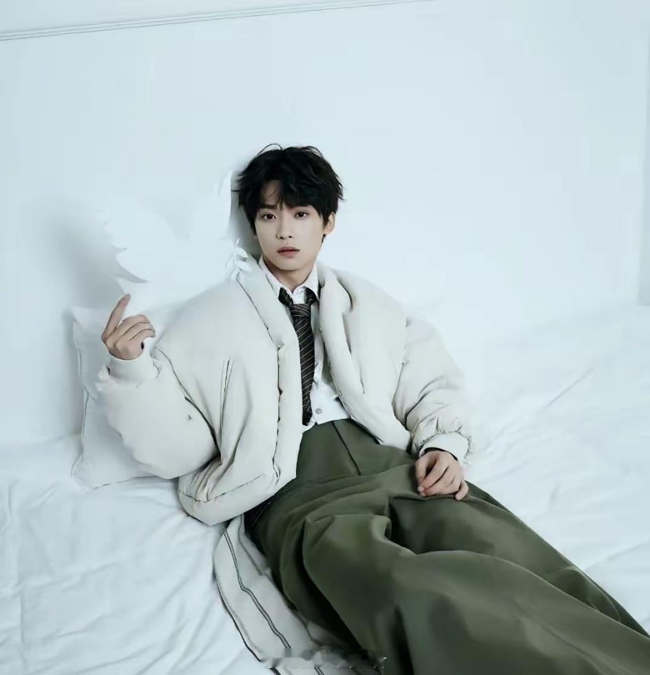 梓渝[超话] 十一月啦，十一月好 ​​​