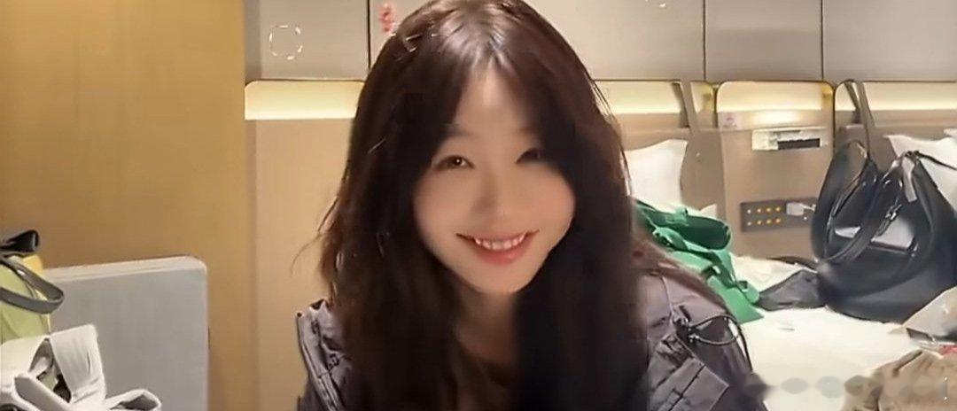 徐梦洁为冷夜组姐姐准备礼物细节见人品！徐梦洁默默给姐姐们准备惊喜，温柔懂事又贴心