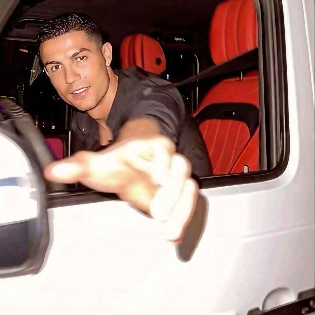 C罗c罗 人，泥嚎，给你签名 