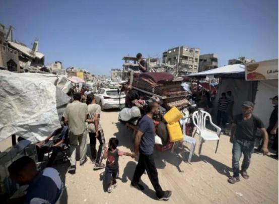 中东局势彻底爆发！美军的地面部队眼看就要出动了，结果伊朗最高领袖来了个“只闻其声