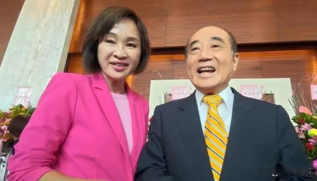 王金平反应强烈驳斥民调落后言论，柯志恩方面回应来了。日前媒体人单厚之在参加节目期