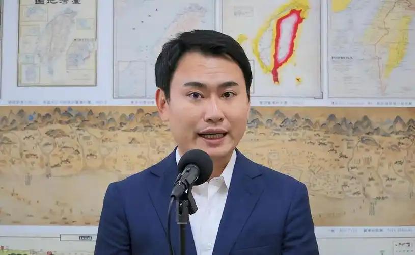 据台媒报道，“台独”分子、民进党“立委”陈冠廷13日称，中国大陆此次进行弹道导弹