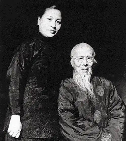 性学专家说过一段话，很扎心："男人越老，越不正经，生理需求越旺盛。男人到死是少年