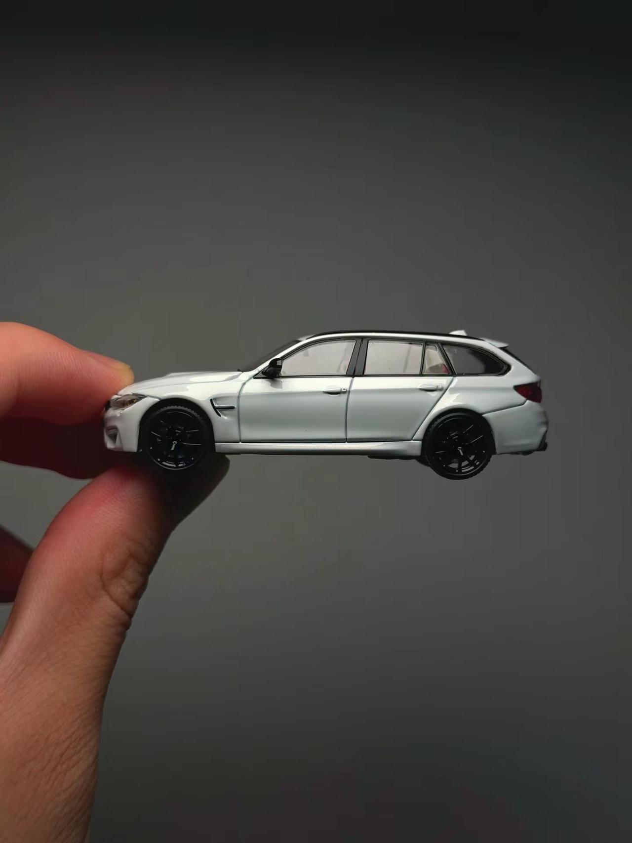 终于玩上F81 M3了。来自mortal model的宝马f81m3 白色漆面不