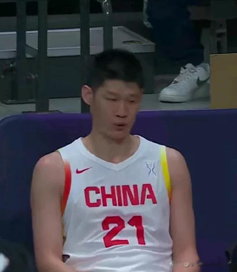 胡金秋过去3场亚洲杯的数据表现！！！

对阵沙特阿拉伯男篮：首发上场25分钟，投
