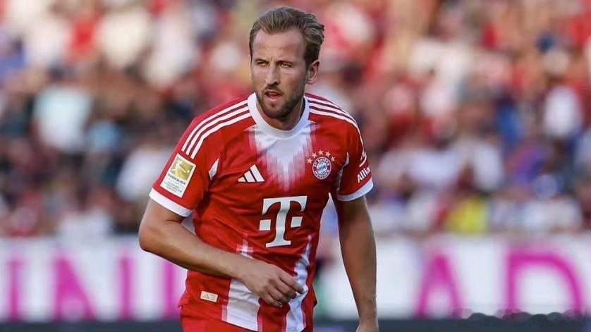 5比4疯狂对攻！巴黎单季欧冠43球，距巴萨神纪录只差2球。欧冠半决赛首回合，巴黎