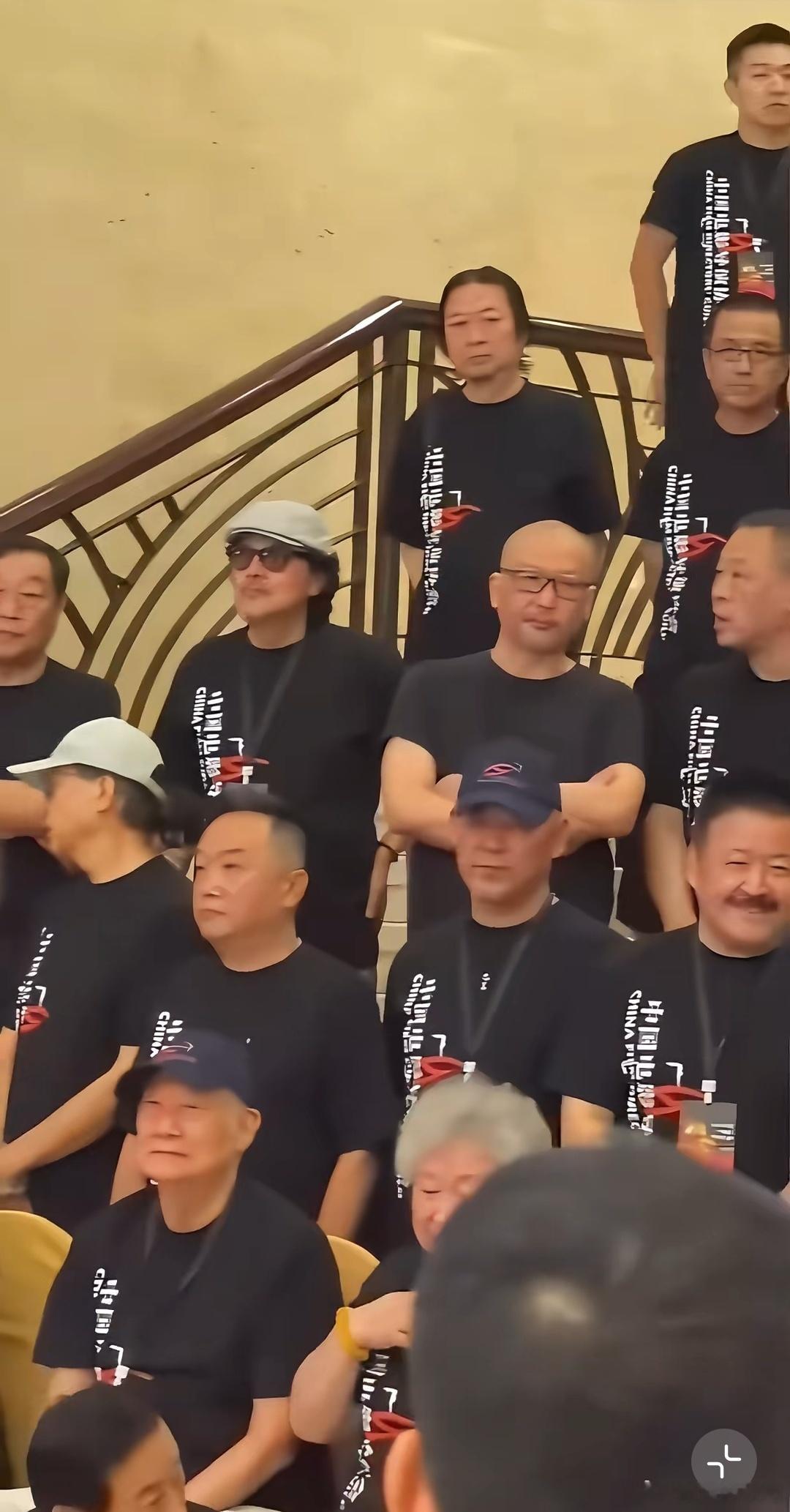 网友吐槽中国电影导演协会老龄化好严重，成了导管协会。老多青少、男多女少，真是最糟