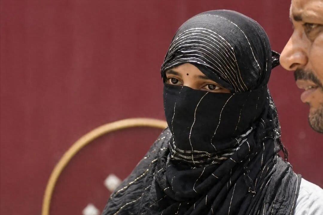 惨无人道！五人施暴塞异物，女子报案被拒、就医遭推诿，警方三个月放任嫌犯终酿大祸！