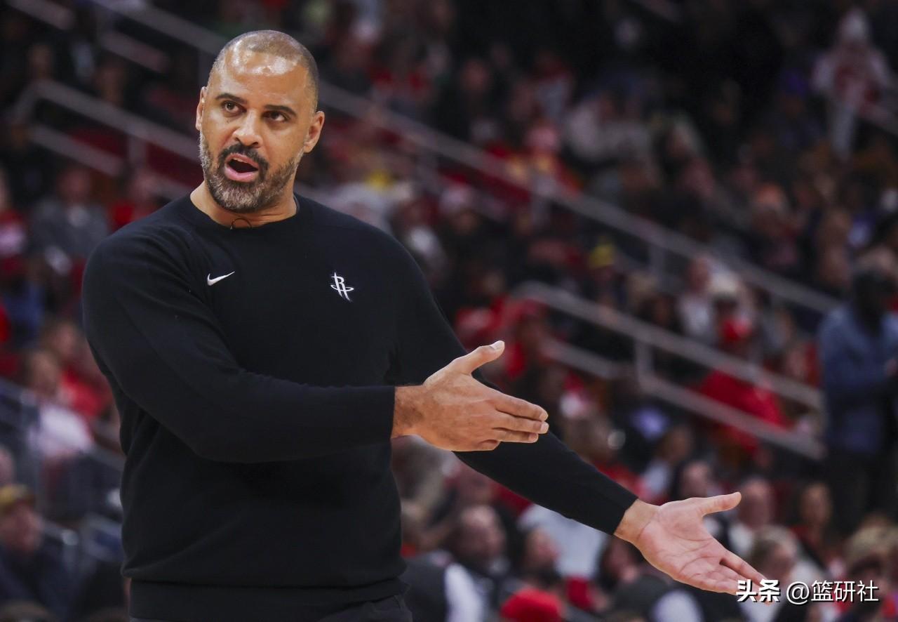 火箭总经理拉斐尔斯通的几大败笔

1、2021年的四个首轮全军覆没，用两个首轮换