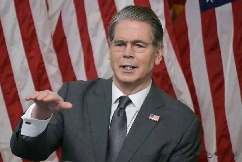 比扔炸弹还狠！美国对伊朗下“金融杀手”，谁帮伊朗就制裁谁！美国财政部长斯科特·贝