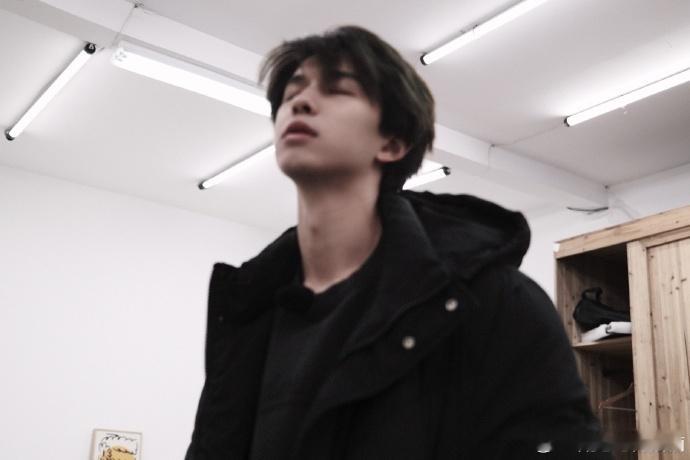 何浩楠说小帅一下  何浩楠说小帅回来了  何浩楠说 “小帅回来了”，仿佛是在粉丝