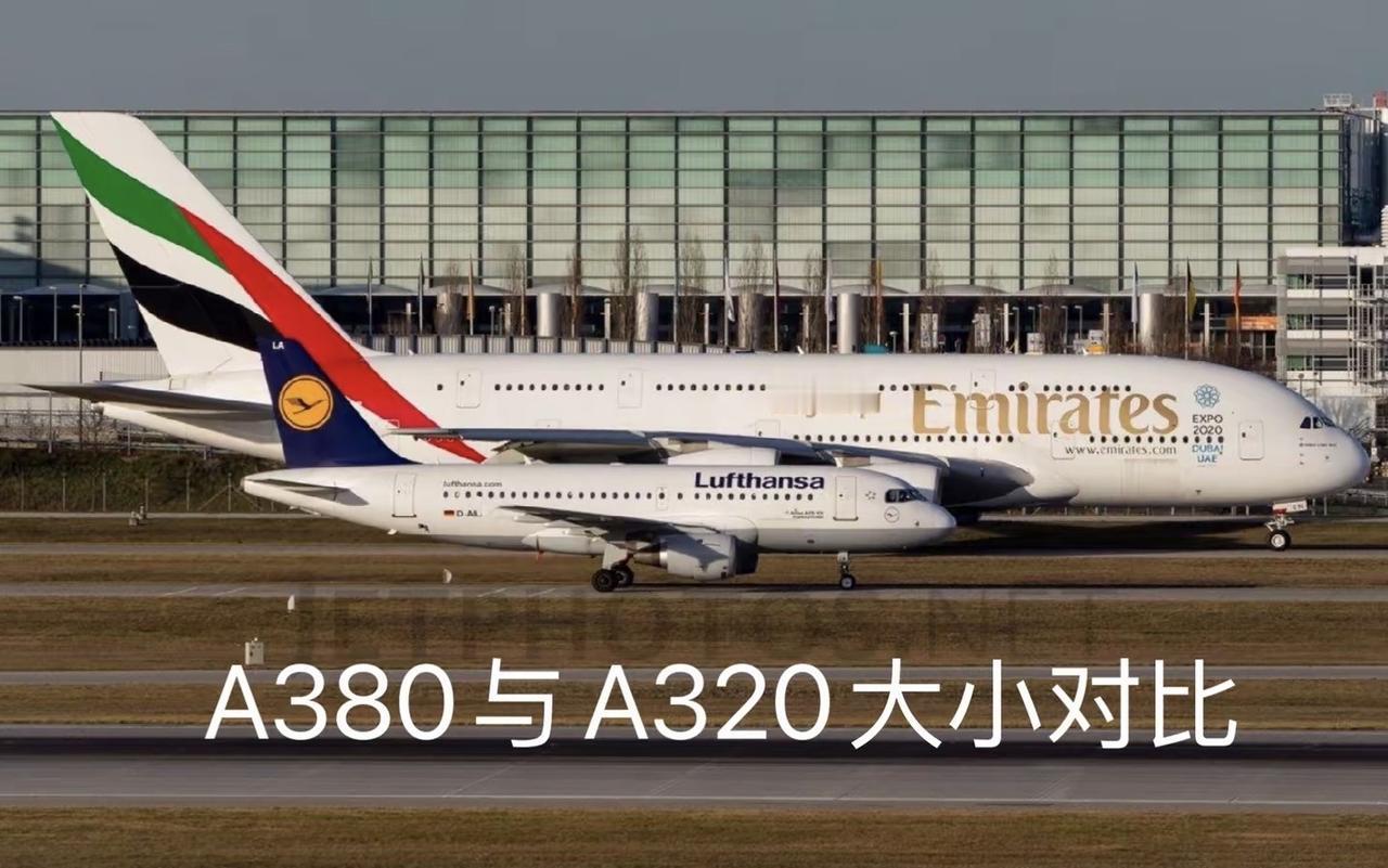 民用航空中的巨无霸双层多通道科技A380和最畅销的单通道科技A320并排停放，大