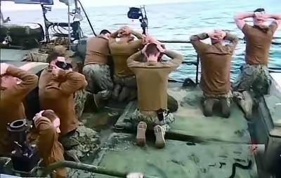 美军老老实实举手抱着头跪在甲板上，其实也不是不可能战胜的神军吧？
伊朗是独一份做