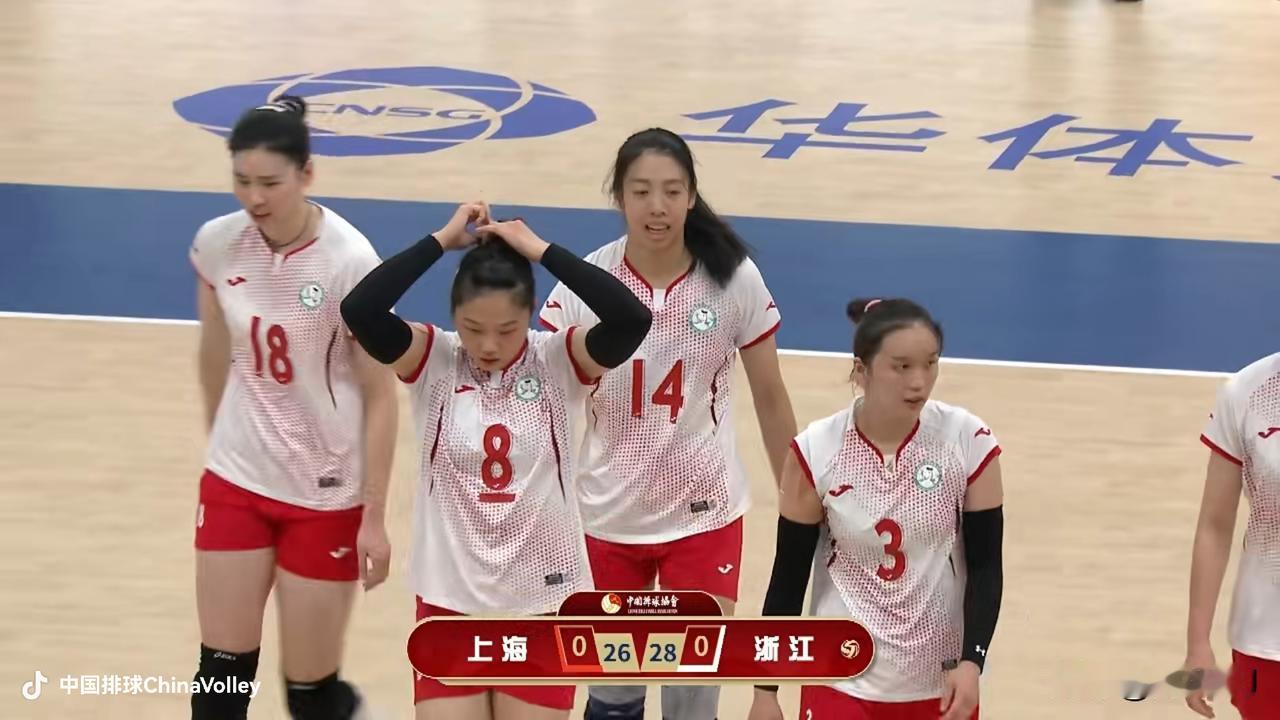 🔥🔥🔥直播中女排全锦赛半决赛
       浙江女排对阵上海女排，第一局浙