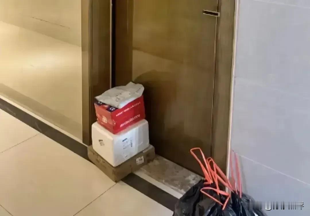 骑手拒带垃圾遭辱骂差评，不能一味地指责顾客故意刁难！湖北黄石，饿了么外卖骑手帮送