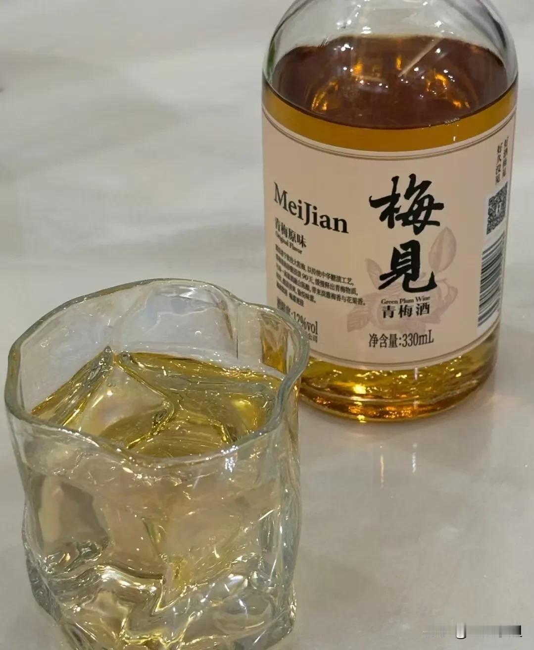 在精致的年纪活的太粗糙
一天上班下班，
接娃送娃做饭，
有时候累了不想干了，
可