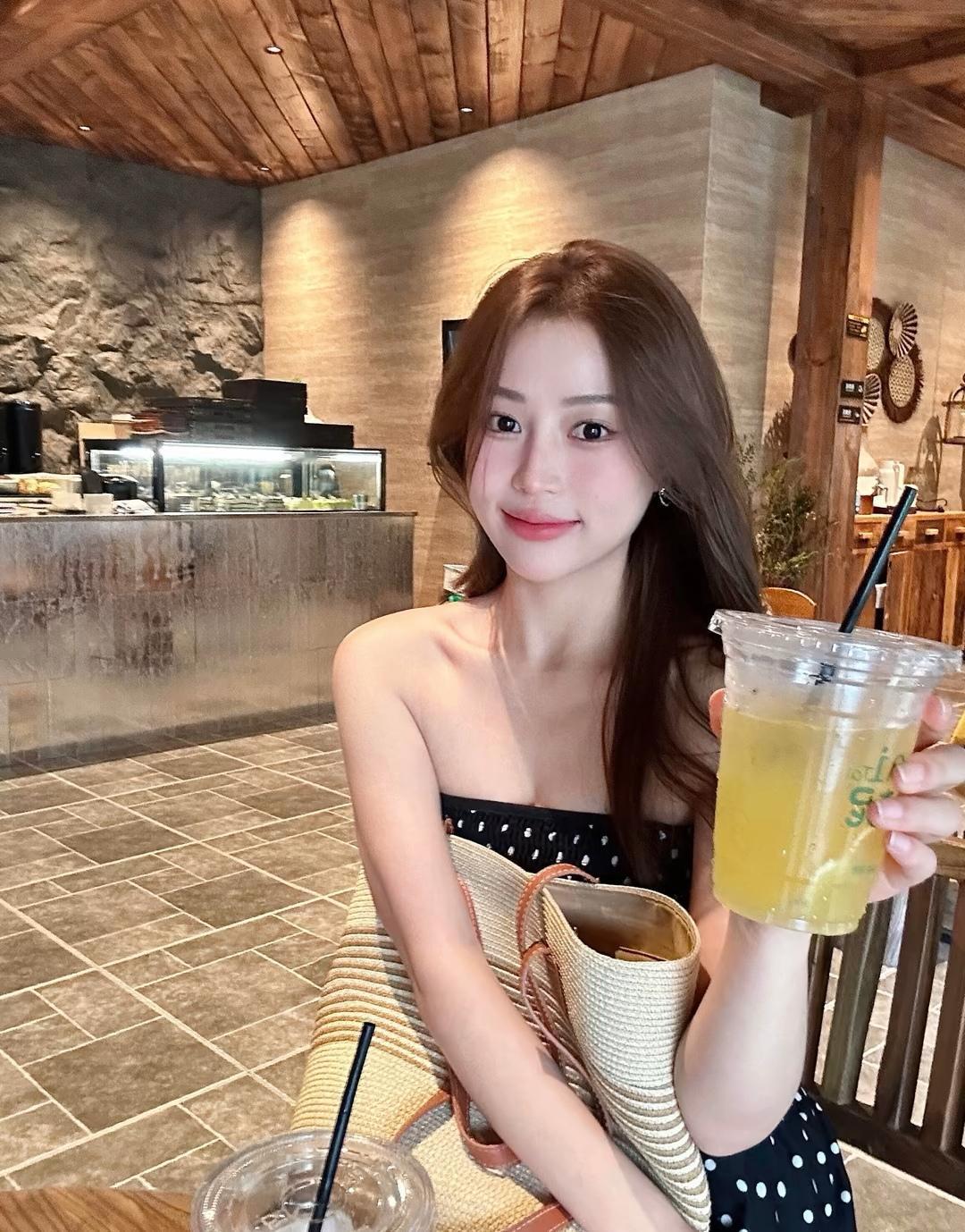 元气满满的一天，从一杯好喝的奶茶开始！🍹🌞